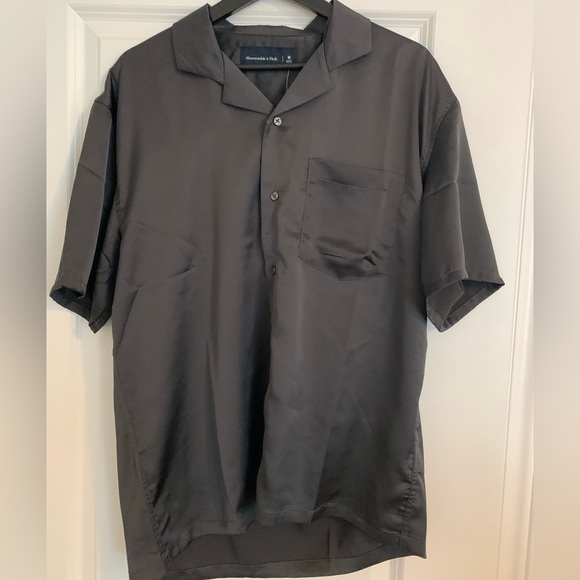 Satin black camp collar shirt - medium - Abercrombie - Picture 1 of 7